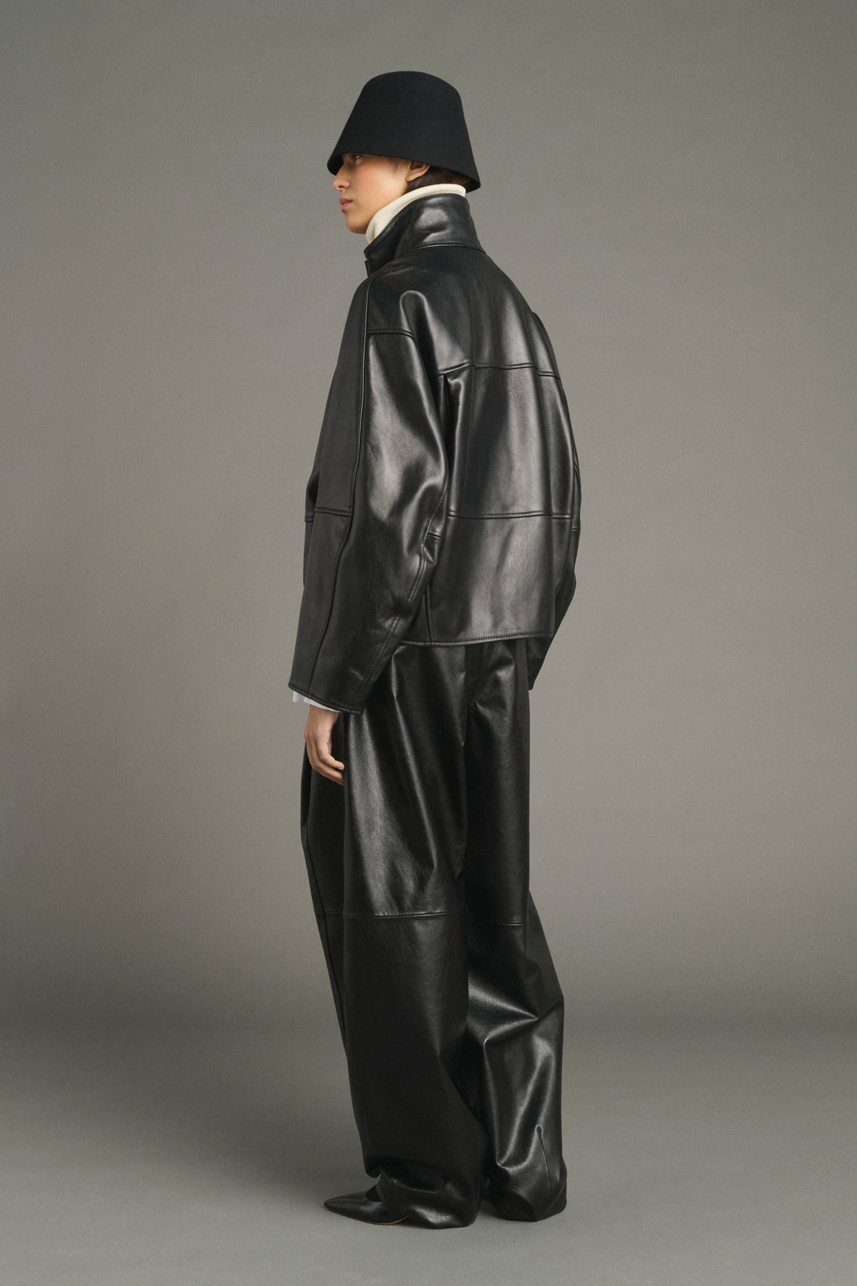 Gamma Jacket - Black Oversized Leather Women - Soeur vue 2